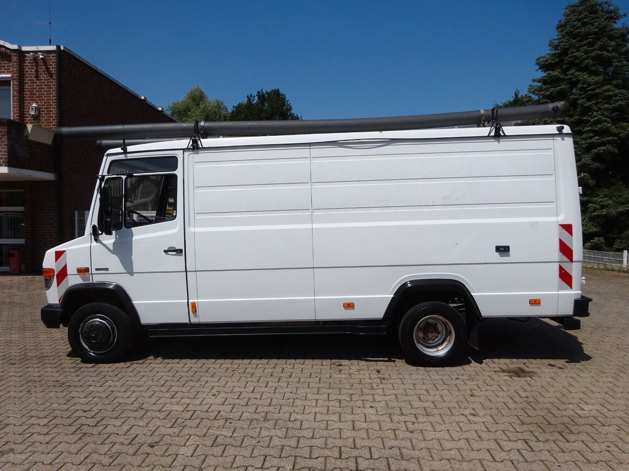 Mercedes-Benz 613D Vario Kasten 4x2 - Fourgon utilitaire: photos 3 Mercedes-Benz 613D Vario Kasten 4x2 - Fourgon utilitaire: photos 3