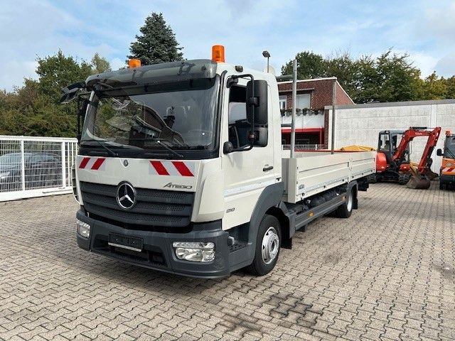 Mercedes-Benz 818 Atego NEUE Pritsche 4x2 - Utilitaire plateau: photos 1 Mercedes-Benz 818 Atego NEUE Pritsche 4x2 - Utilitaire plateau: photos 1