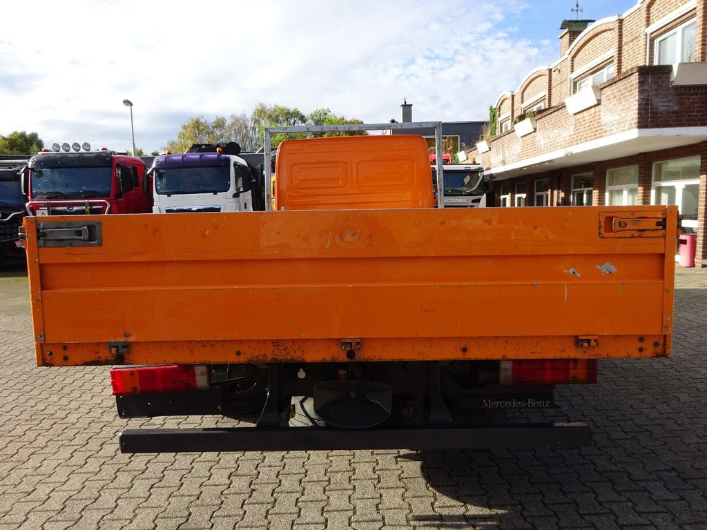 Mercedes-Benz 822 Atego Pritsche Doppelkabine 4x2 - Camion plateau: photos 4 Mercedes-Benz 822 Atego Pritsche Doppelkabine 4x2 - Camion plateau: photos 4