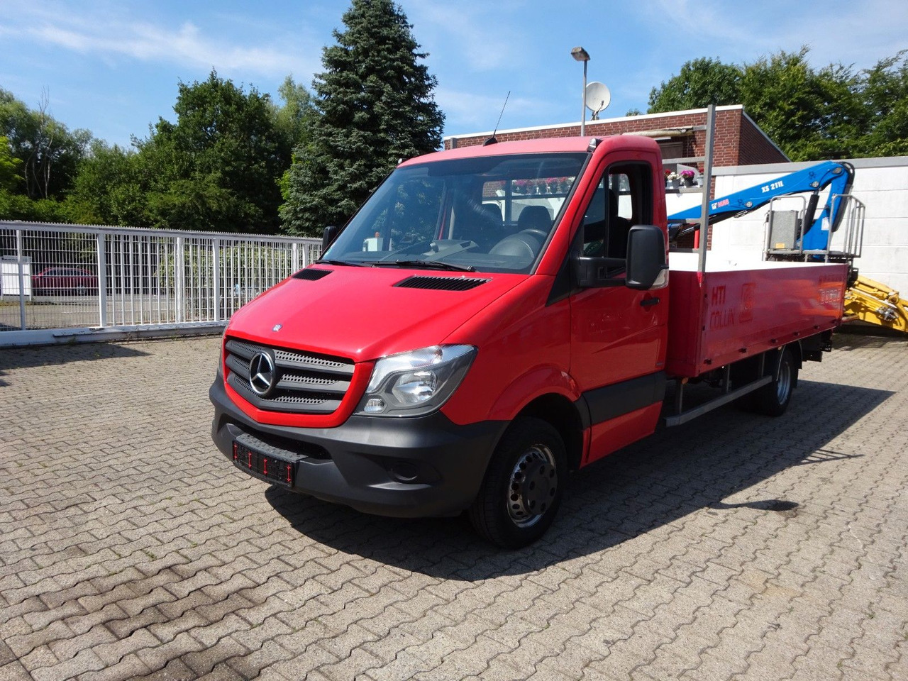 Mercedes-Benz Sprinter Pritsche 519CDI Bluetec 4x2 - Utilitaire plateau: photos 1 Mercedes-Benz Sprinter Pritsche 519CDI Bluetec 4x2 - Utilitaire plateau: photos 1