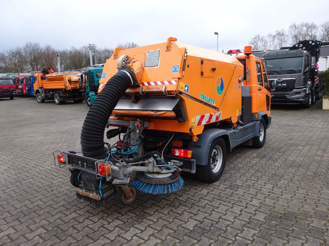 Multicar M30 HAKO FUMO Kehrmaschine+Kipper Wechsel-System - Utilitaire benne: photos 5 Multicar M30 HAKO FUMO Kehrmaschine+Kipper Wechsel-System - Utilitaire benne: photos 5