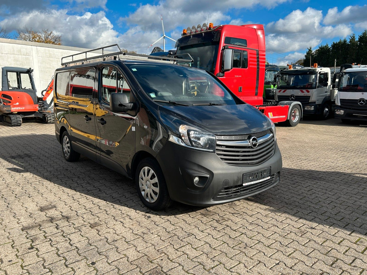 Opel Vivaro CDTI Kastenwagen 4x2 - Fourgonnette: photos 1 Opel Vivaro CDTI Kastenwagen 4x2 - Fourgonnette: photos 1