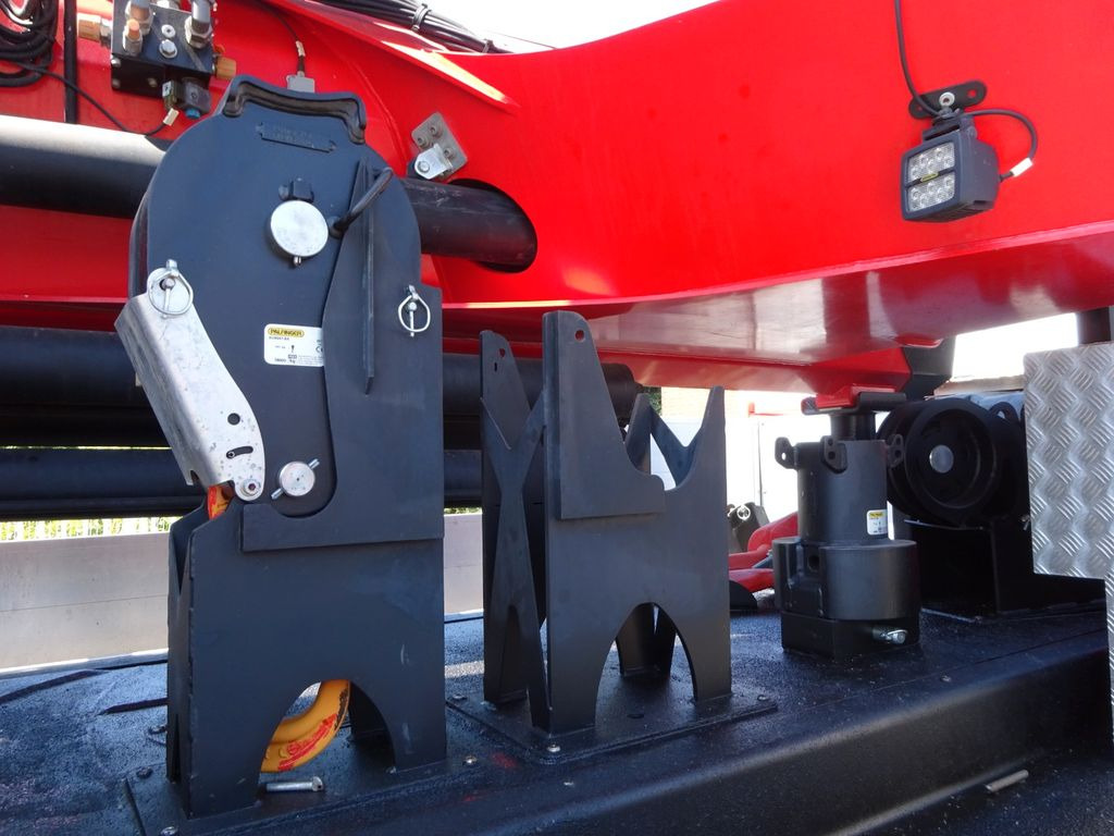 Camion grue Scania PK 200002SH - 200Tonnen-Meter-Kran + Seilwinde: photos 14 Camion grue Scania PK 200002SH - 200Tonnen-Meter-Kran + Seilwinde: photos 14