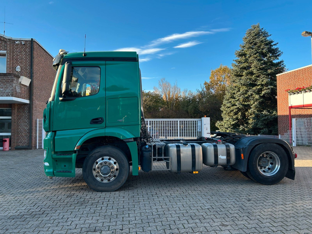 Mercedes-Benz Arocs 1845 SZM 4x4 HAD - Tracteur routier: photos 3 Mercedes-Benz Arocs 1845 SZM 4x4 HAD - Tracteur routier: photos 3