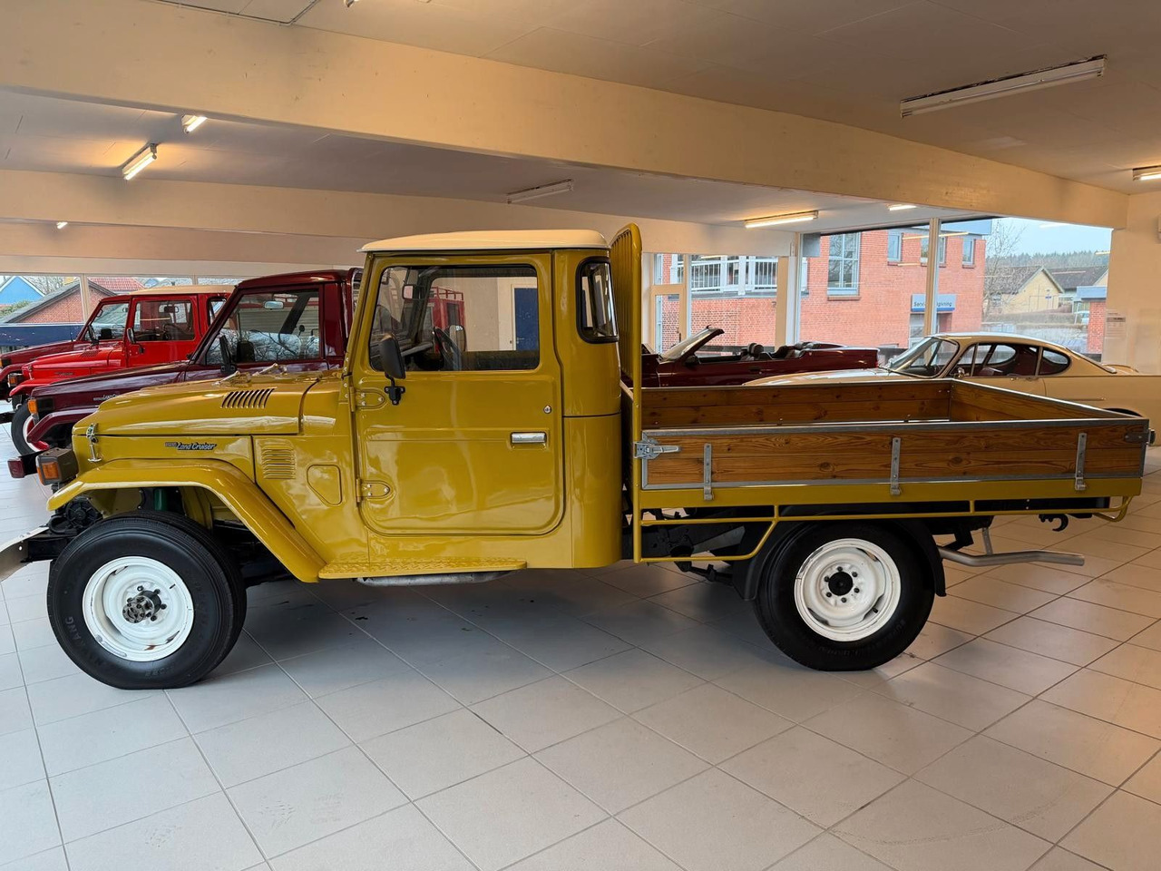 Toyota Land Cruiser HJ45 *Restored* - Utilitaire plateau: photos 5 Toyota Land Cruiser HJ45 *Restored* - Utilitaire plateau: photos 5