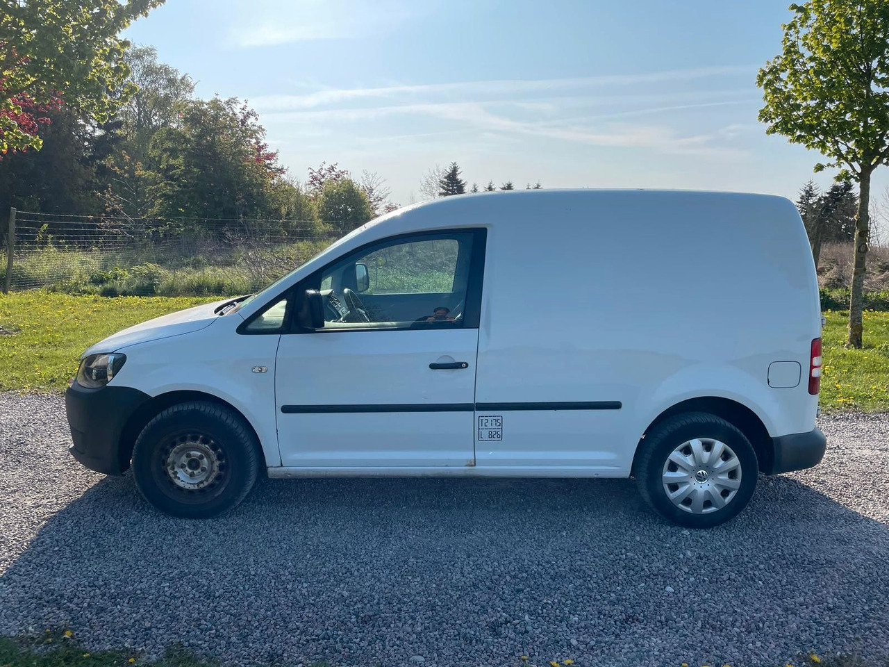 Volkswagen Caddy Kasten Kombi BMT 1.6 TDI - Voiture: photos 2 Volkswagen Caddy Kasten Kombi BMT 1.6 TDI - Voiture: photos 2