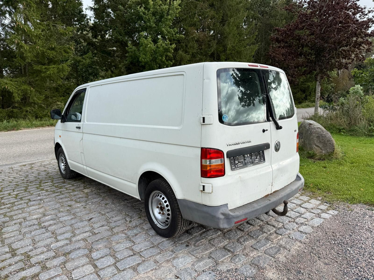 Volkswagen T5 Transporter 2.5 TDI Kasten lang - Fourgonnette: photos 3 Volkswagen T5 Transporter 2.5 TDI Kasten lang - Fourgonnette: photos 3