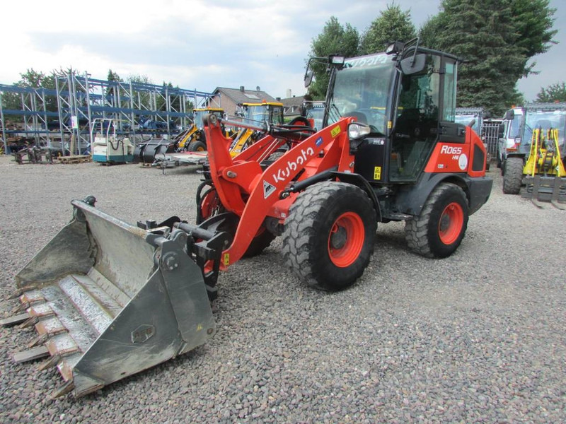 Kubota R 065 Radlader 31.000 EUR - Chargeuse sur pneus: photos 2 Kubota R 065 Radlader 31.000 EUR - Chargeuse sur pneus: photos 2