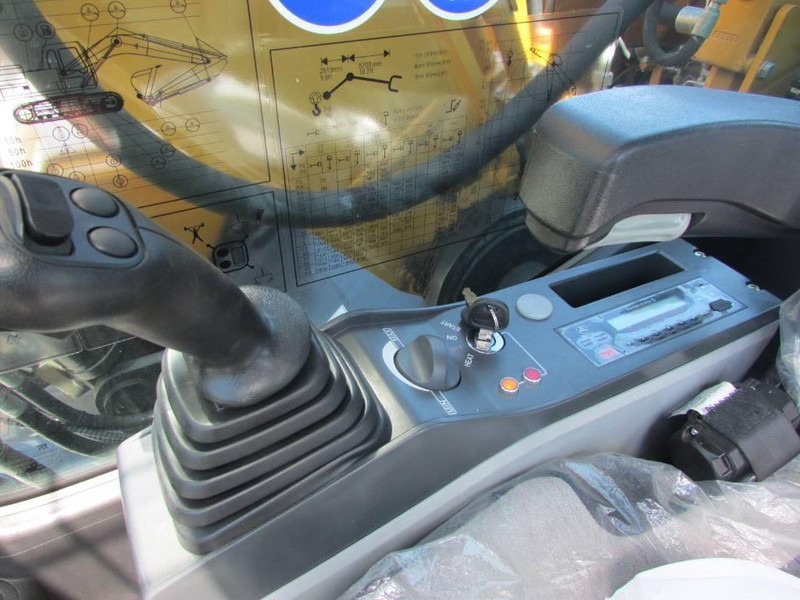 Pelle sur chenille Sany SY 215 CLC Kettenbagger 98.000 EUR / AC: photos 10