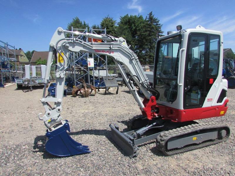 Takeuchi TB 225 Minibagger 42.500 EUR - Mini pelle: photos 2 Takeuchi TB 225 Minibagger 42.500 EUR - Mini pelle: photos 2