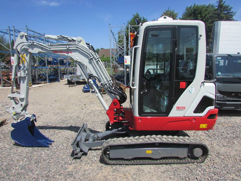 Takeuchi TB 225 Minibagger 42.500 EUR - Mini pelle: photos 1 Takeuchi TB 225 Minibagger 42.500 EUR - Mini pelle: photos 1