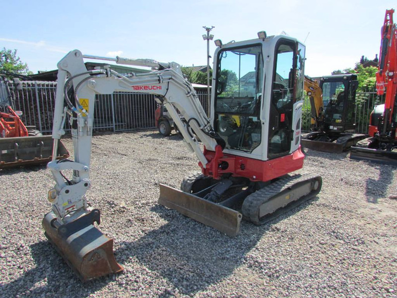 Takeuchi TB 325 R Minibagger 34.500 EUR - Mini pelle: photos 2 Takeuchi TB 325 R Minibagger 34.500 EUR - Mini pelle: photos 2