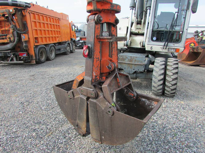 Terex TW 160 SR Mobilbagger Umschlagbagger - Pelle sur pneus: photos 5 Terex TW 160 SR Mobilbagger Umschlagbagger - Pelle sur pneus: photos 5