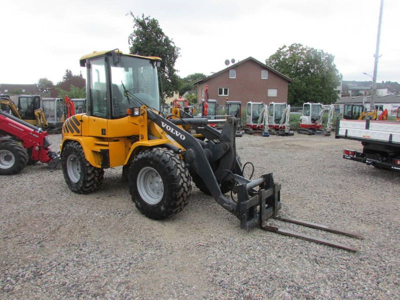 Volvo L 35 B-Z Radlader 16.000 EUR - Chargeuse sur pneus: photos 4 Volvo L 35 B-Z Radlader 16.000 EUR - Chargeuse sur pneus: photos 4