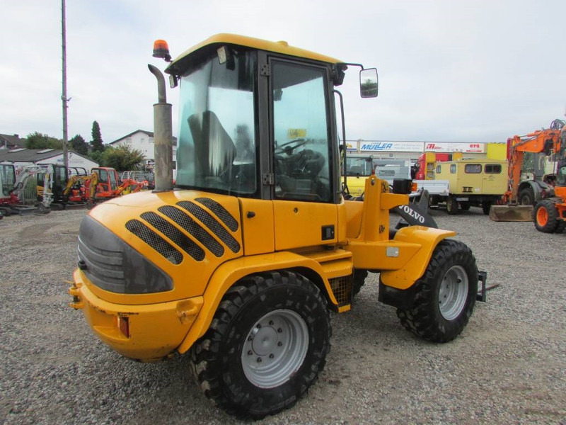 Volvo L 35 B-Z Radlader 16.000 EUR - Chargeuse sur pneus: photos 5 Volvo L 35 B-Z Radlader 16.000 EUR - Chargeuse sur pneus: photos 5