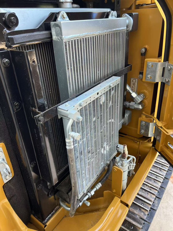 CATERPILLAR 305.5E2 - Mini pelle: photos 4 CATERPILLAR 305.5E2 - Mini pelle: photos 4