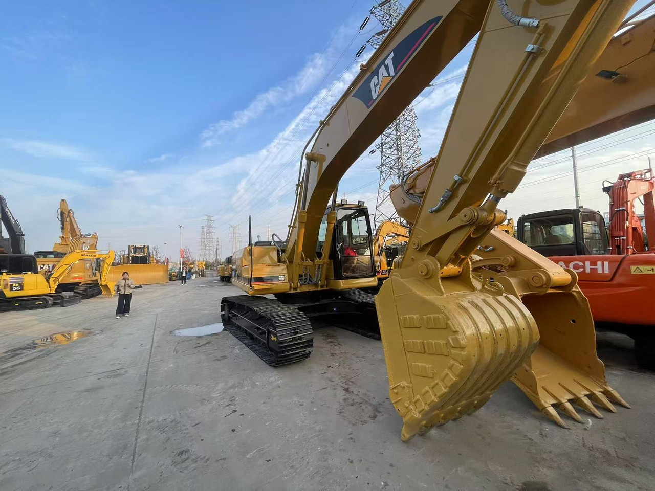 CATERPILLAR 320BL - Pelle sur chenille: photos 3 CATERPILLAR 320BL - Pelle sur chenille: photos 3