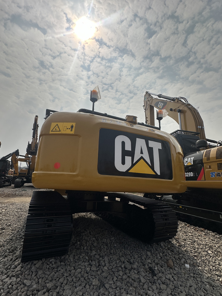 CATERPILLAR 320D2 - Pelle sur chenille: photos 2 CATERPILLAR 320D2 - Pelle sur chenille: photos 2