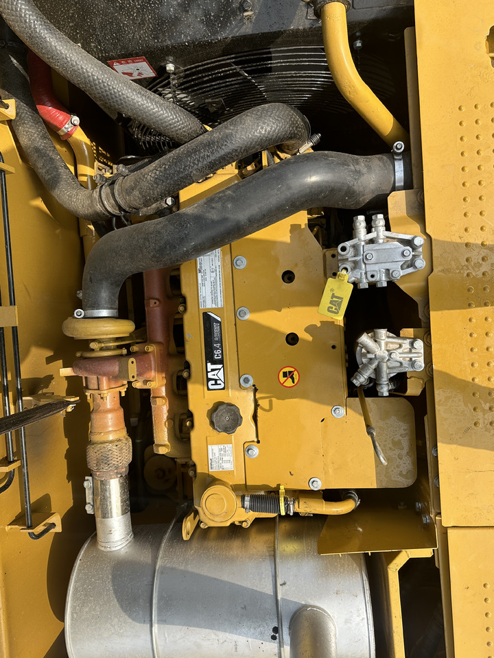 Pelle sur chenille CATERPILLAR 320D2: photos 10