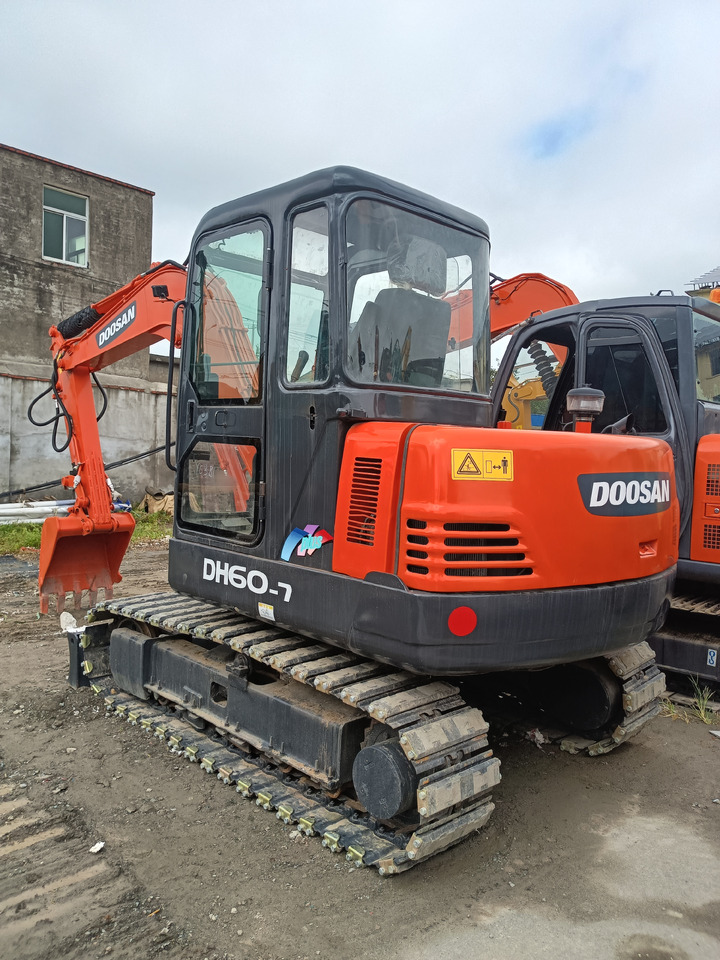 DOOSAN DH60-7 - Pelle sur chenille: photos 4 DOOSAN DH60-7 - Pelle sur chenille: photos 4