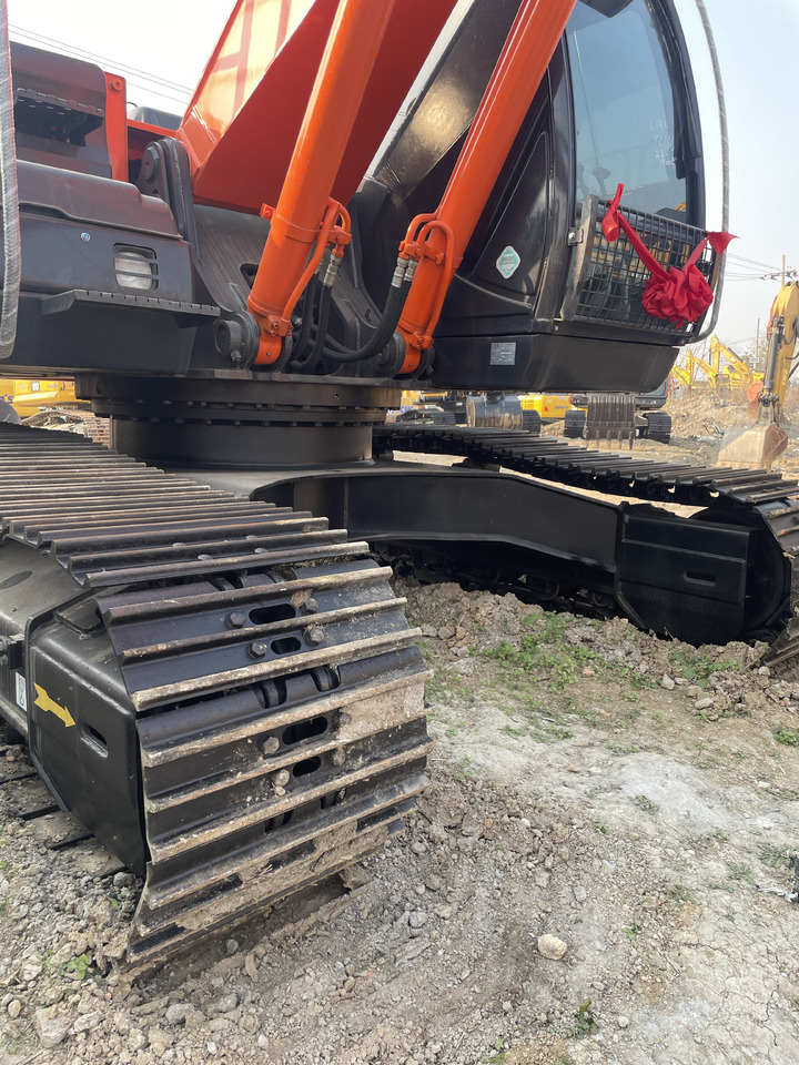 HITACHI ZX210 - Pelle sur chenille: photos 5 HITACHI ZX210 - Pelle sur chenille: photos 5