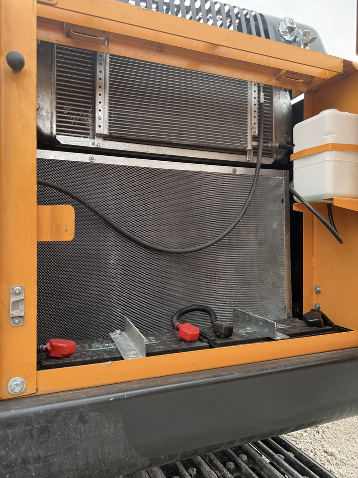 HYUNDAI HX220HD - Pelle sur chenille: photos 5 HYUNDAI HX220HD - Pelle sur chenille: photos 5