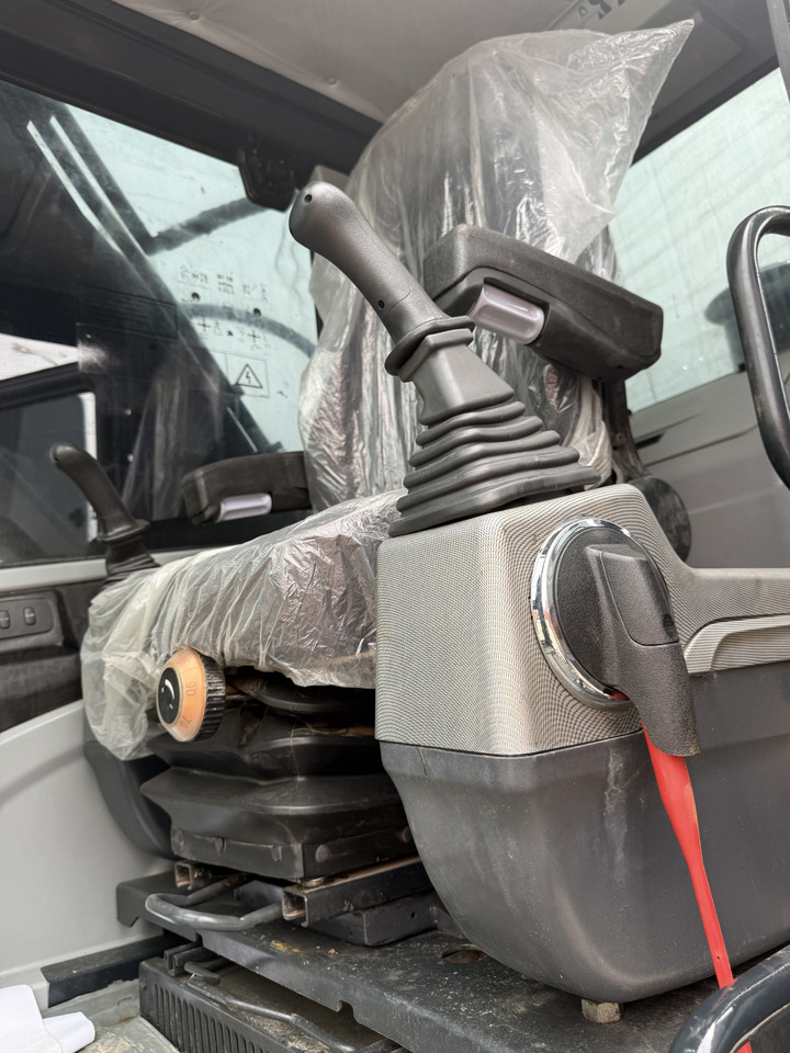 HYUNDAI HX220HD - Pelle sur chenille: photos 3 HYUNDAI HX220HD - Pelle sur chenille: photos 3