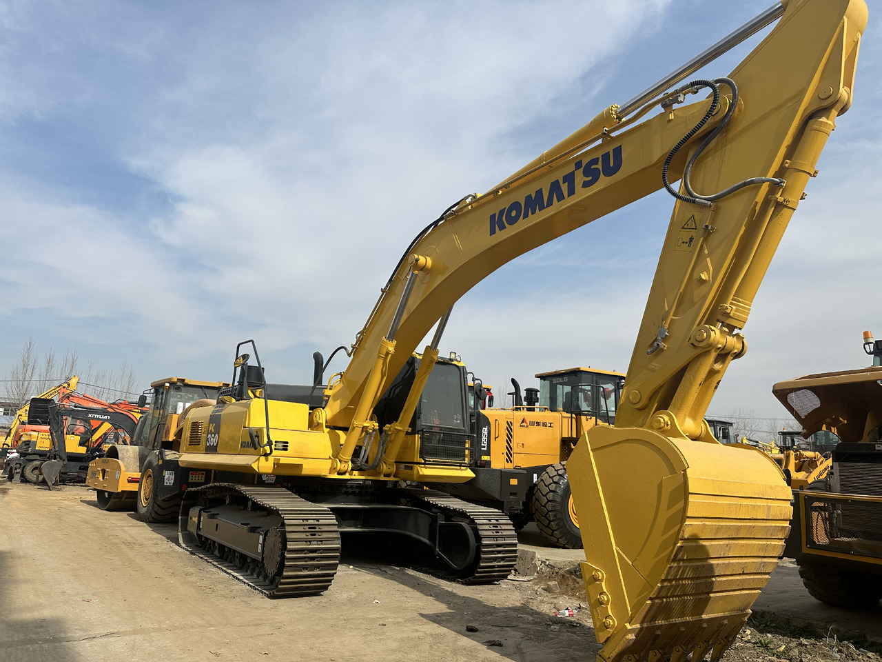 KOMATSU PC360 - Pelle sur chenille: photos 5 KOMATSU PC360 - Pelle sur chenille: photos 5