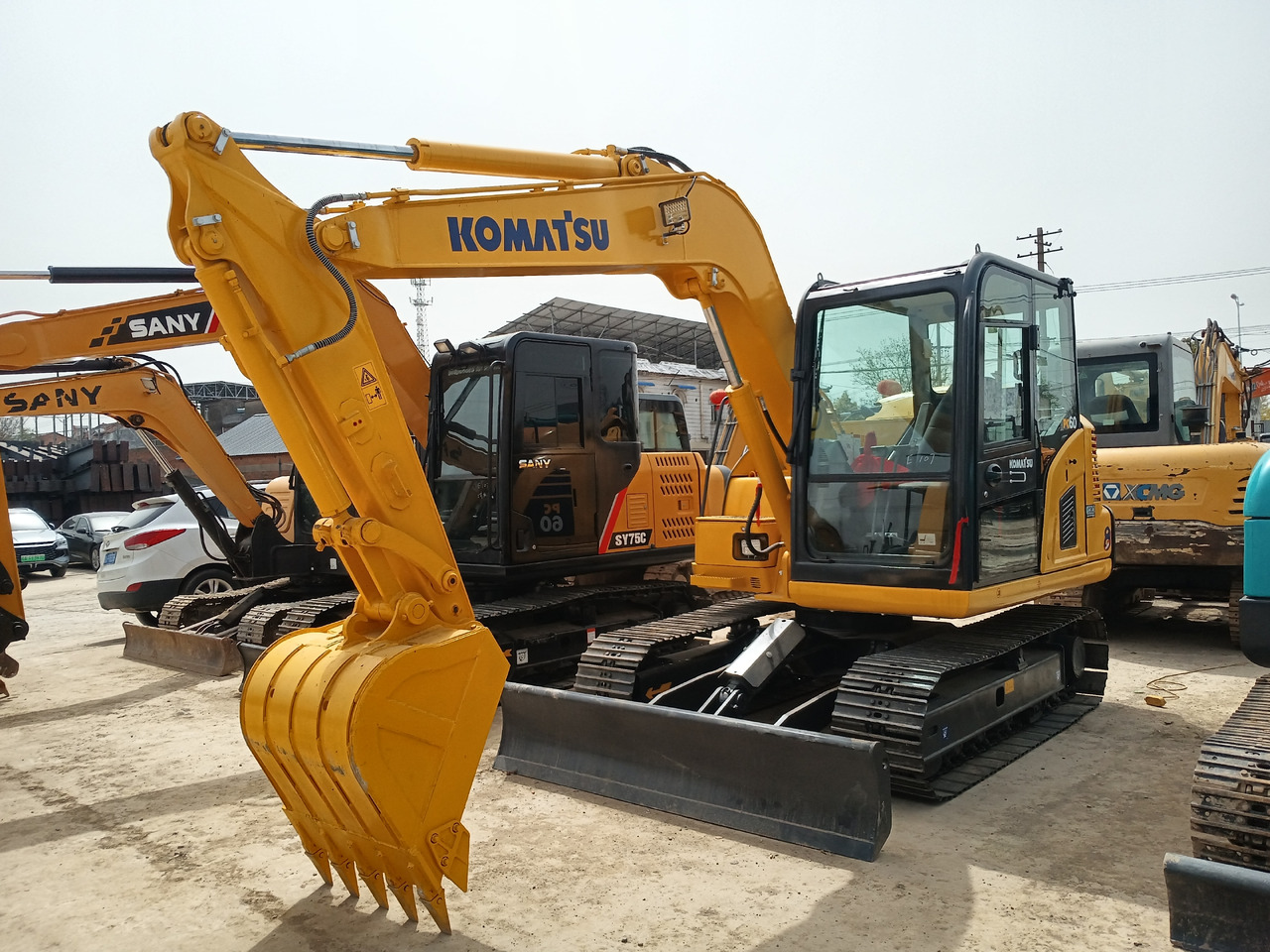 KOMATSU PC60-8 - Pelle sur chenille: photos 2 KOMATSU PC60-8 - Pelle sur chenille: photos 2