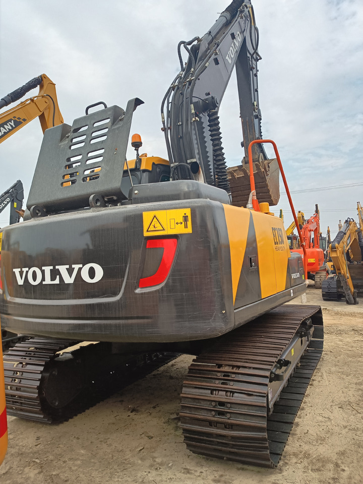 VOLVO EC150 - Pelle sur chenille: photos 2 VOLVO EC150 - Pelle sur chenille: photos 2