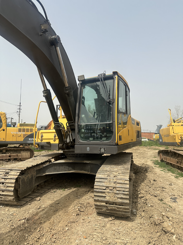 VOLVO EC220D - Pelle sur chenille: photos 2 VOLVO EC220D - Pelle sur chenille: photos 2