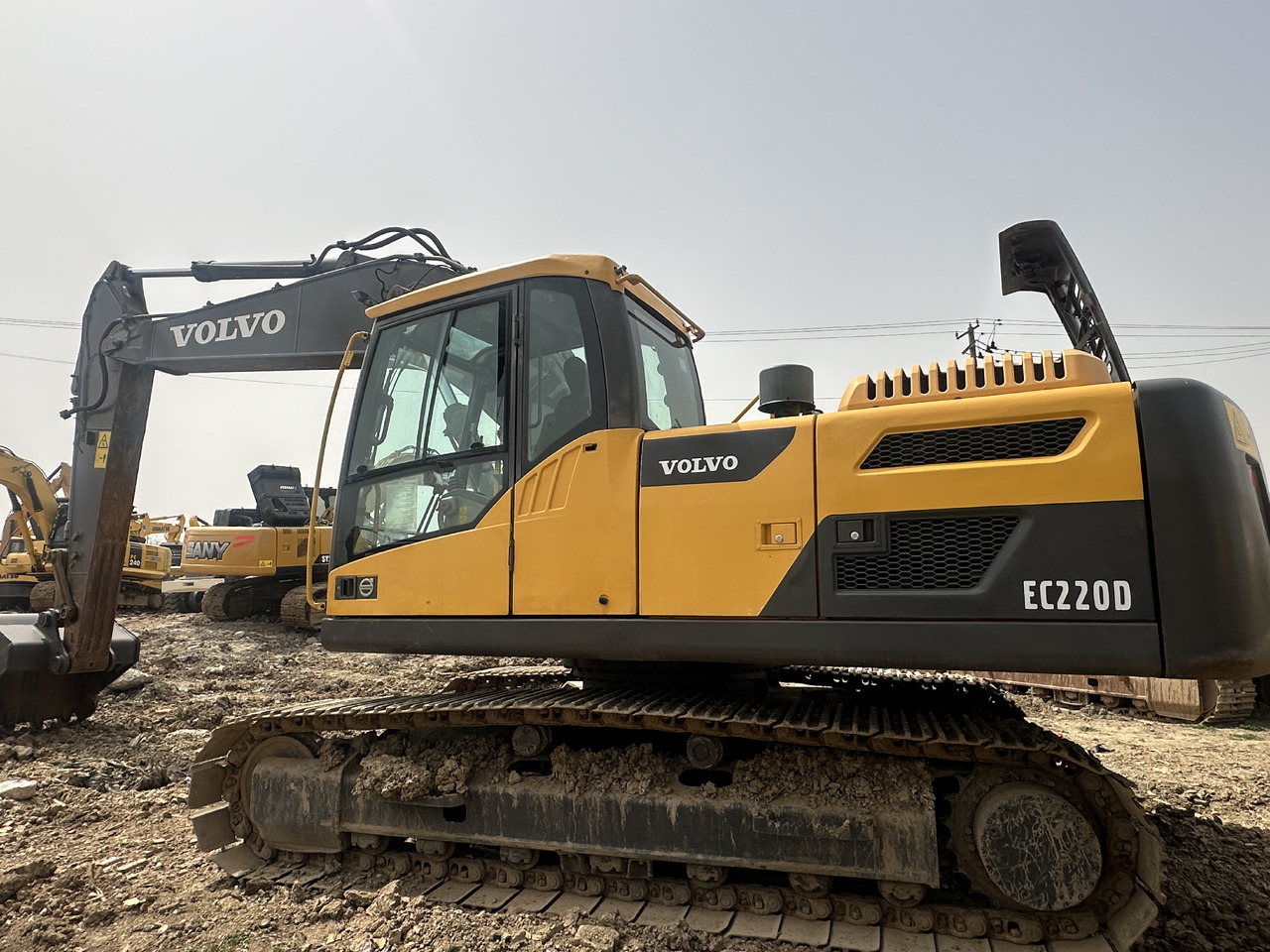 VOLVO EC220D - Pelle sur chenille: photos 1 VOLVO EC220D - Pelle sur chenille: photos 1