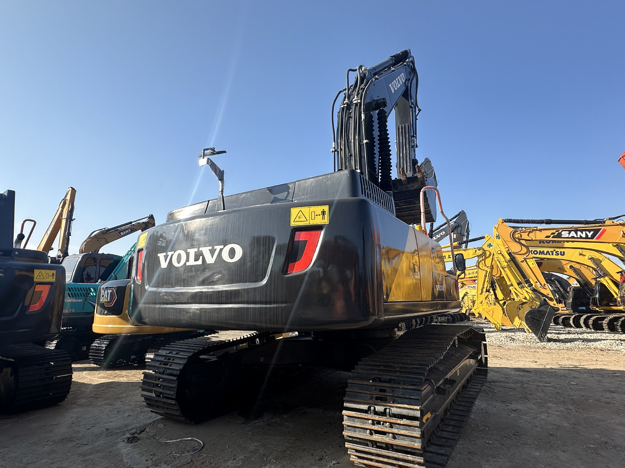 Volvo EC300DL - Pelle sur chenille: photos 2 Volvo EC300DL - Pelle sur chenille: photos 2