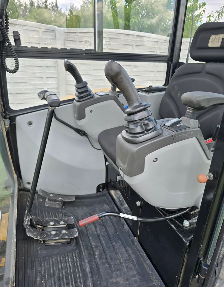 Caterpillar - Mini pelle: photos 3 Caterpillar - Mini pelle: photos 3