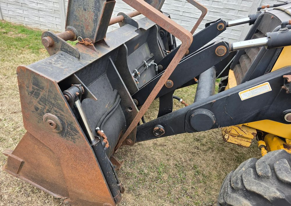 Caterpillar - Tractopelle: photos 5 Caterpillar - Tractopelle: photos 5