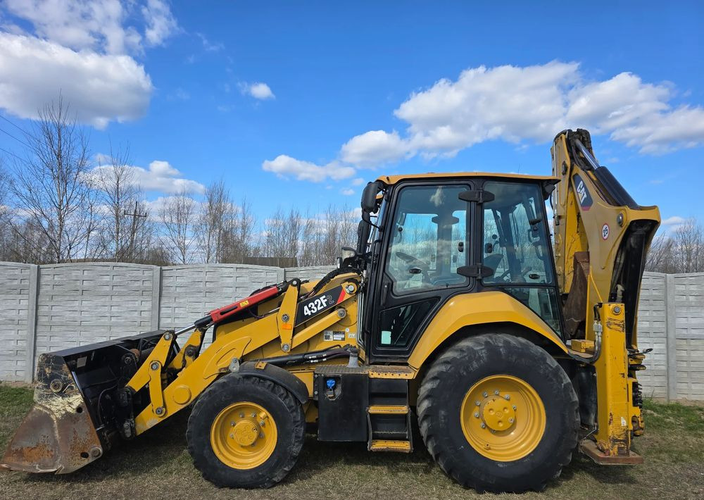 Caterpillar - Tractopelle: photos 4 Caterpillar - Tractopelle: photos 4