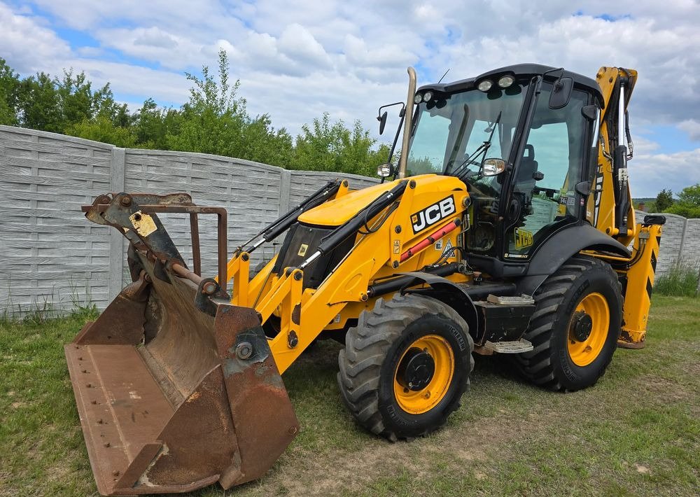JCB - Tractopelle: photos 1 JCB - Tractopelle: photos 1