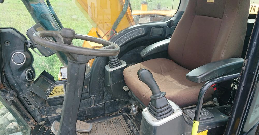 JCB - Pelle sur pneus: photos 3 JCB - Pelle sur pneus: photos 3