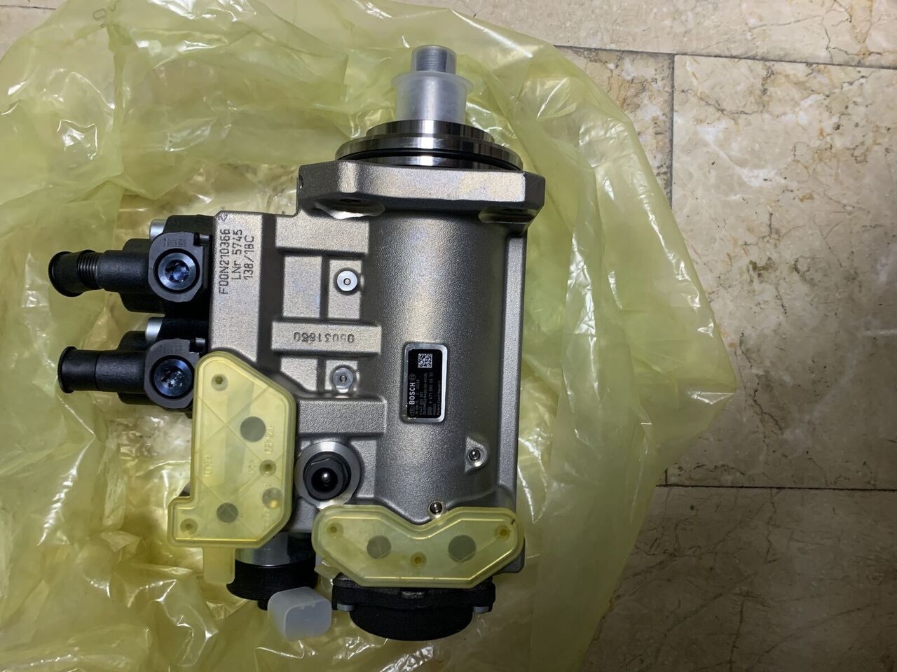 Bosch 0455020260 Mercedes-Benz 2017-2020 - Pompe à carburant pour Camion: photos 3 Bosch 0455020260 Mercedes-Benz 2017-2020 - Pompe à carburant pour Camion: photos 3