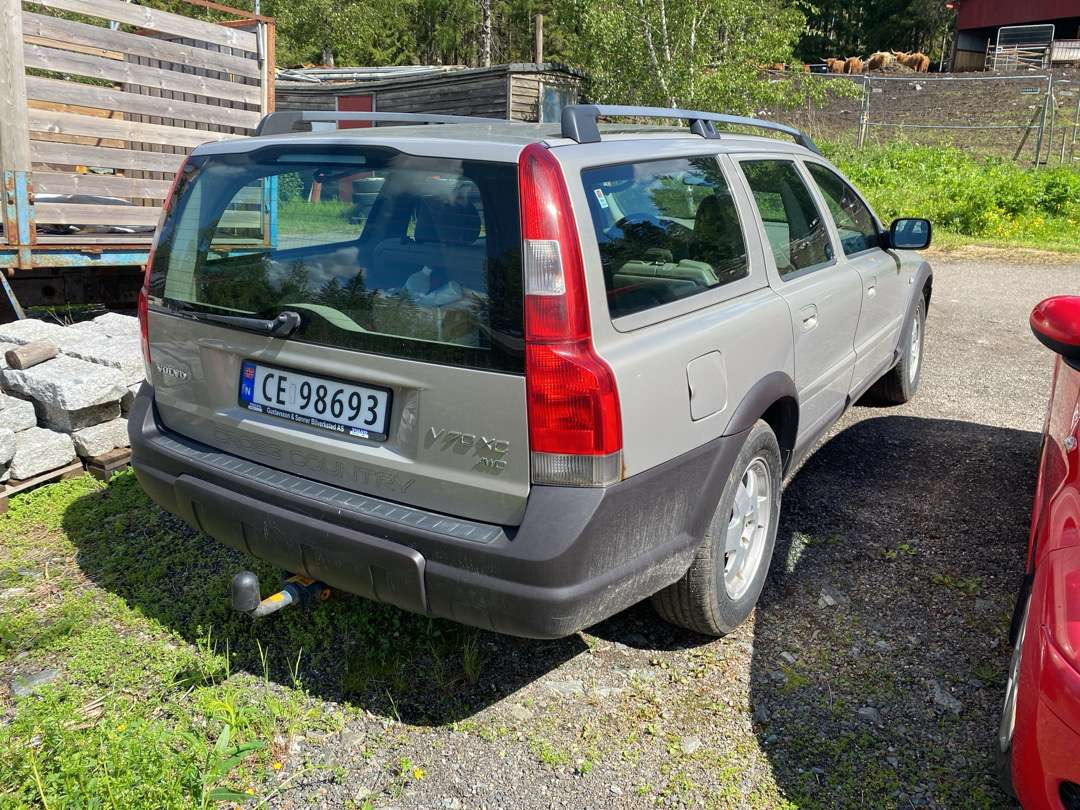 2001 Volvo XC70 EU-GODKJENT (rep.-objekt) - Voiture: photos 5 2001 Volvo XC70 EU-GODKJENT (rep.-objekt) - Voiture: photos 5