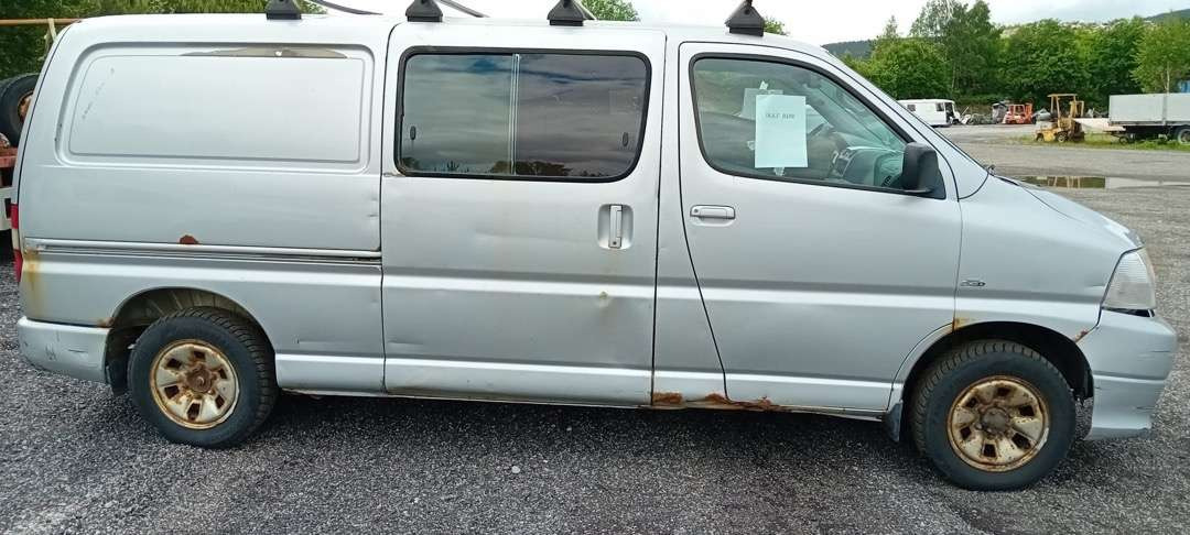 2008 Toyota Hiace 4WD og 2007 Toyota Hiace selges samlet - Voiture: photos 4 2008 Toyota Hiace 4WD og 2007 Toyota Hiace selges samlet - Voiture: photos 4