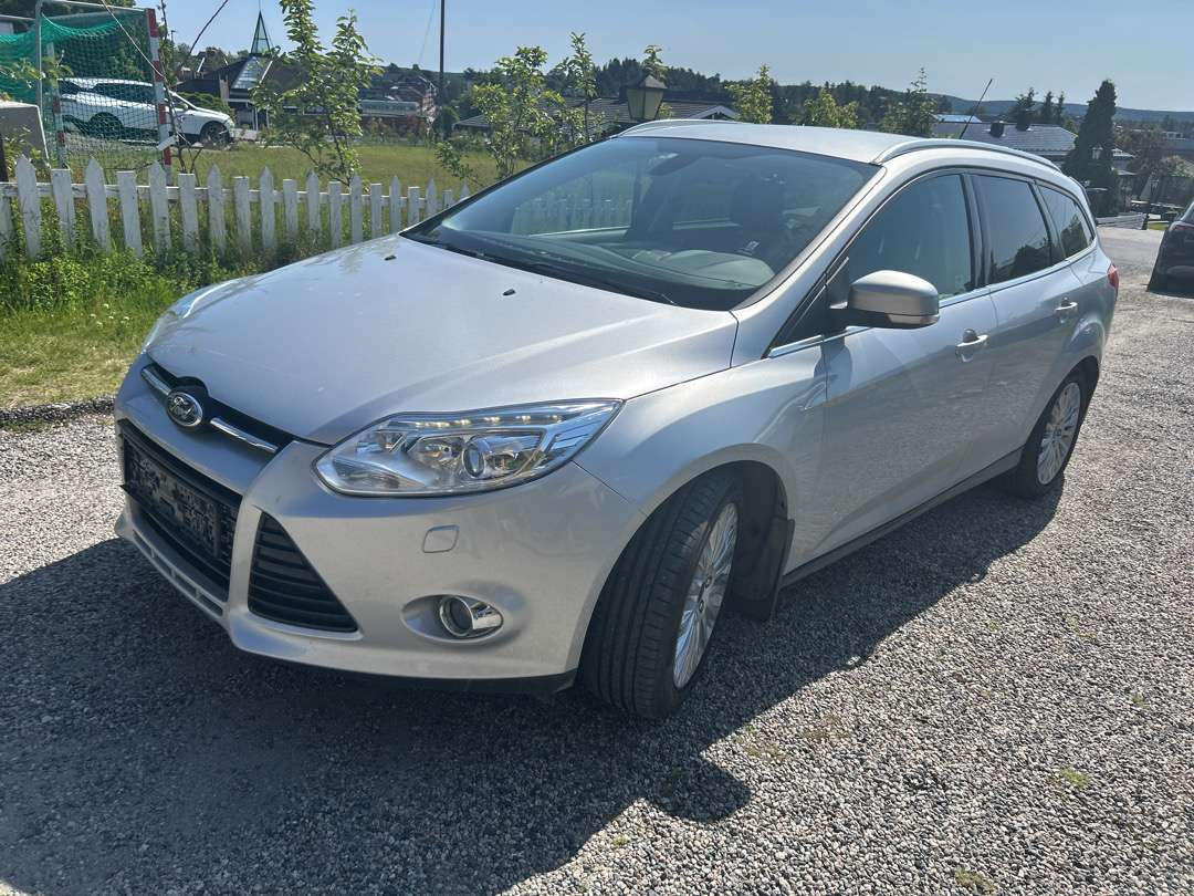2013 PersonbilFORD FOCUS Automat diesel. - Voiture: photos 1 2013 PersonbilFORD FOCUS Automat diesel. - Voiture: photos 1