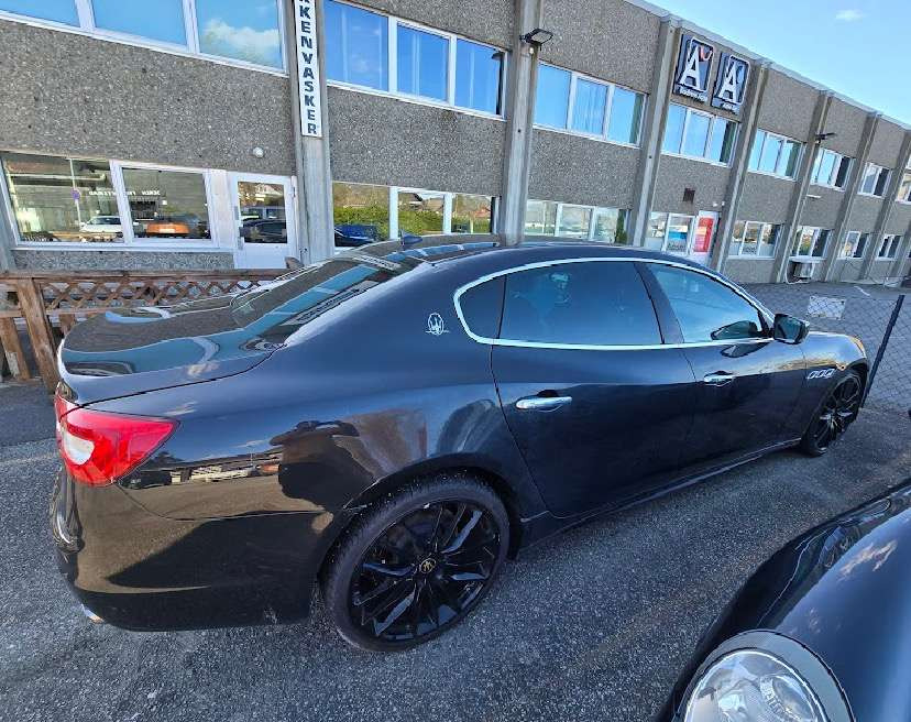 2014 Maserati Quattroporte S Q4 3.0L twin-turbo V6 // 411 hk // AWD // Automat - Berline: photos 3 2014 Maserati Quattroporte S Q4 3.0L twin-turbo V6 // 411 hk // AWD // Automat - Berline: photos 3