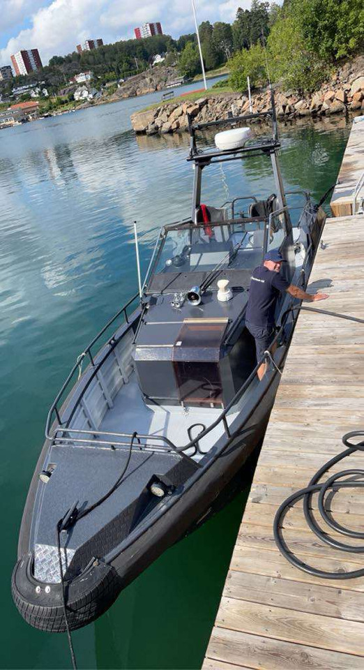 1997 Hurtiggående patruljebåt / 30 Fot / 870 HK - Autre matériel: photos 4 1997 Hurtiggående patruljebåt / 30 Fot / 870 HK - Autre matériel: photos 4