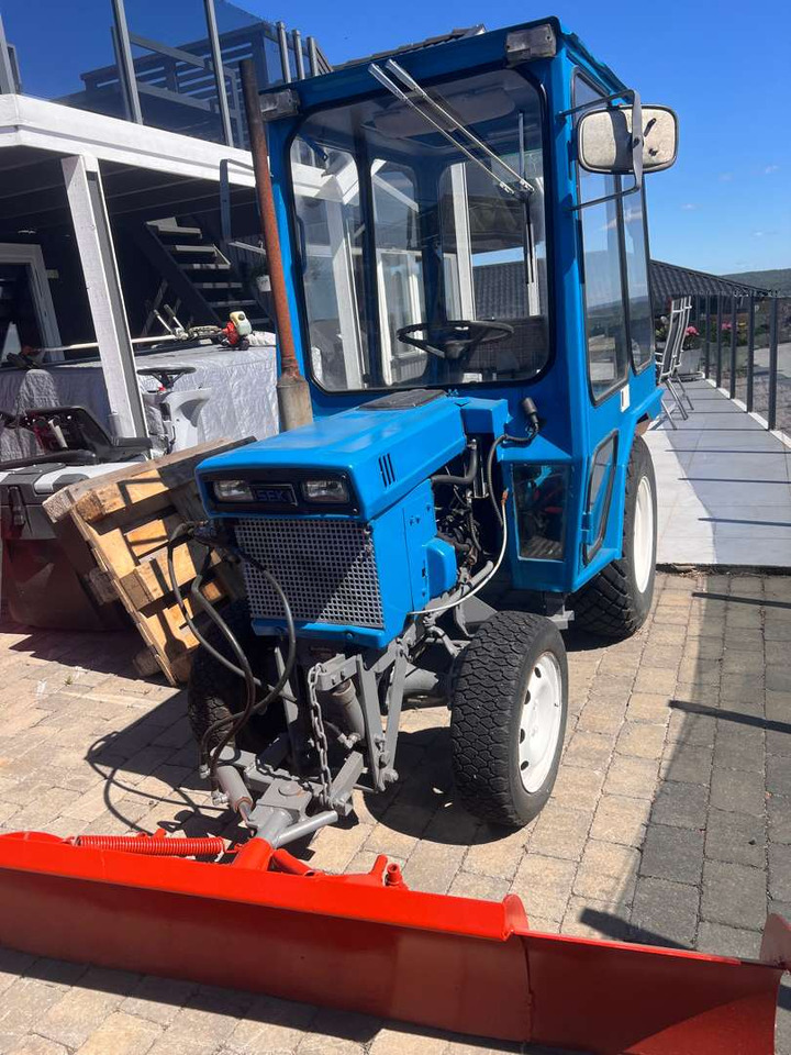 Iseki TX1500 brøyteskjær og feiekost - Tracteur agricole: photos 5 Iseki TX1500 brøyteskjær og feiekost - Tracteur agricole: photos 5