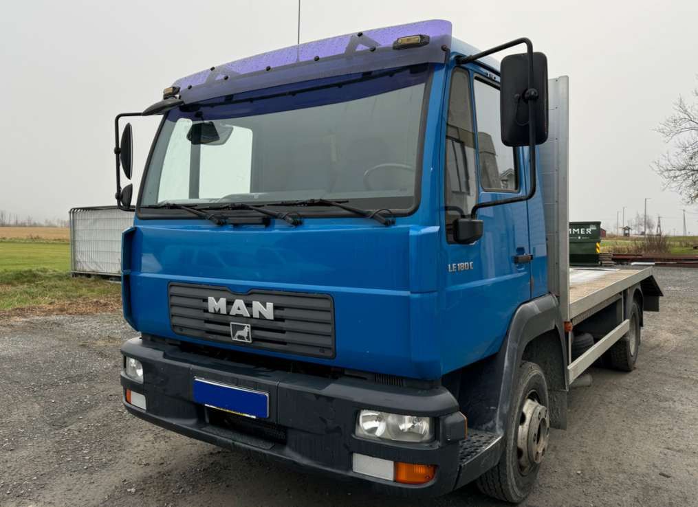 MAN LE 180 C Bilfrakter Lett lastebil - Camion porte-voitures: photos 1 MAN LE 180 C Bilfrakter Lett lastebil - Camion porte-voitures: photos 1