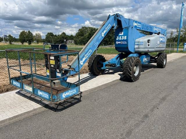 Genie Z 135/70 - Nacelle articulée: photos 5 Genie Z 135/70 - Nacelle articulée: photos 5