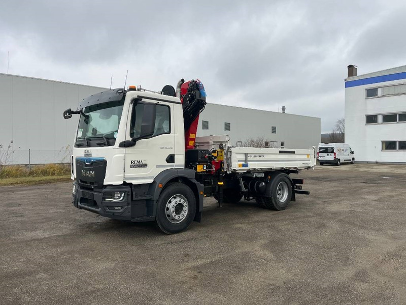 HMF 1620K4-RCS | 2024 - Camion grue: photos 2 HMF 1620K4-RCS | 2024 - Camion grue: photos 2