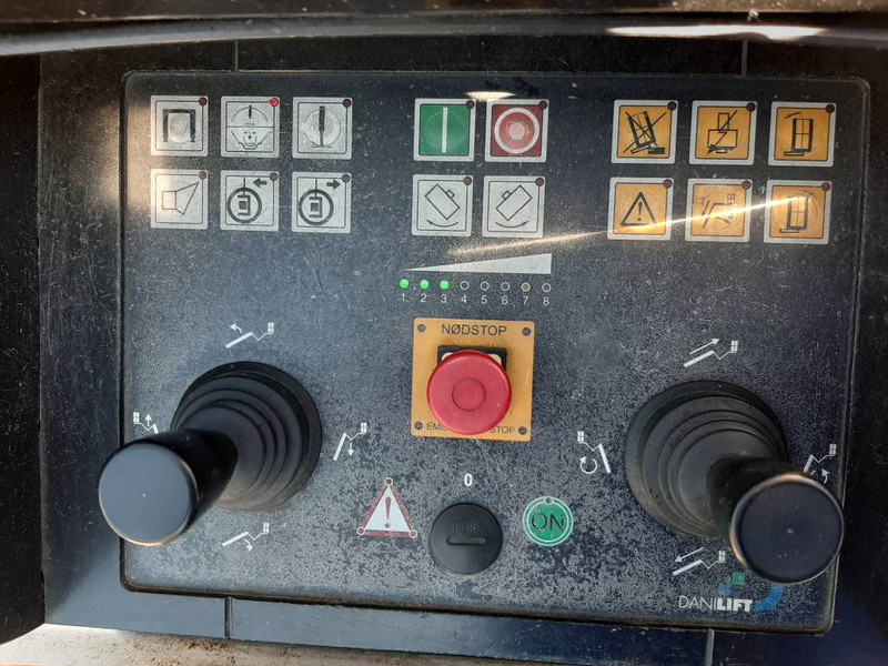 Camion avec nacelle Palfinger P 140 V: photos 11