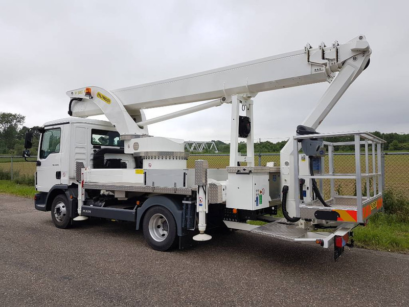 Palfinger P 300 KS - Camion avec nacelle: photos 3 Palfinger P 300 KS - Camion avec nacelle: photos 3